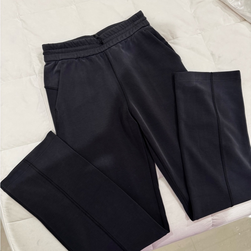 Lululemon Athletica WMNS SIZE:4 Black Straight Leg Pants